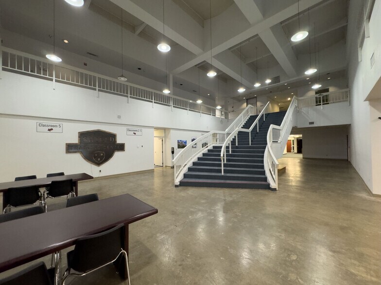 More Photos Of 4300-4356 Caterpillar Rd, Redding Manufacturing For Sale