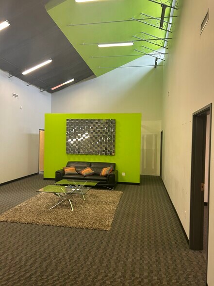 More Photos Of 2631 N Shields Blvd, Oklahoma City Freestanding For Lease