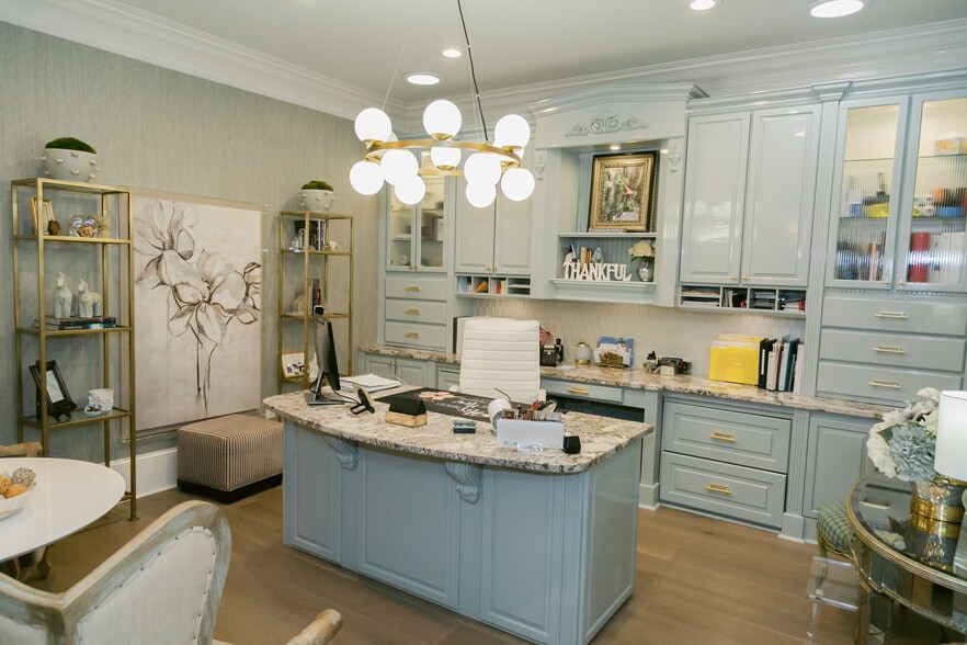 More Photos Of 1513 Oak Grove Rd, Decatur Office For Sale