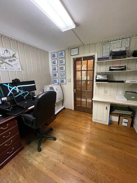 More Photos Of 2715 Reynolda Rd, Winston-Salem Office For Sale