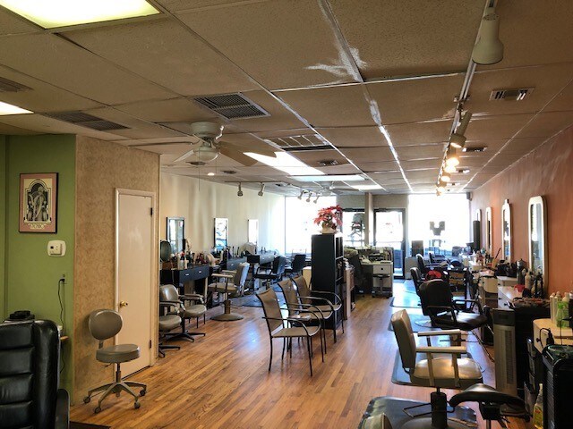 More Photos Of 1422 Manoa Rd, Wynnewood Storefront For Sale