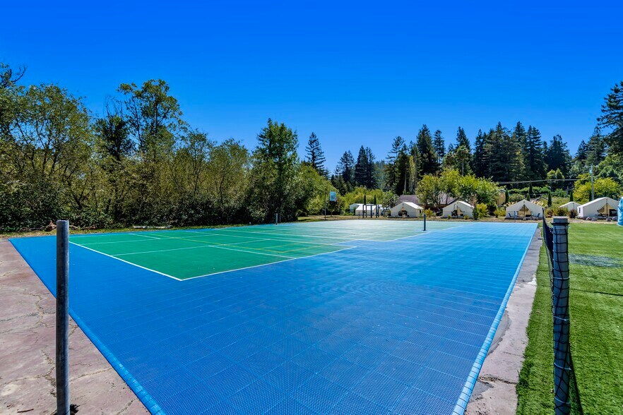 More Photos Of 16590 River Rd, Guerneville Hotel For Sale