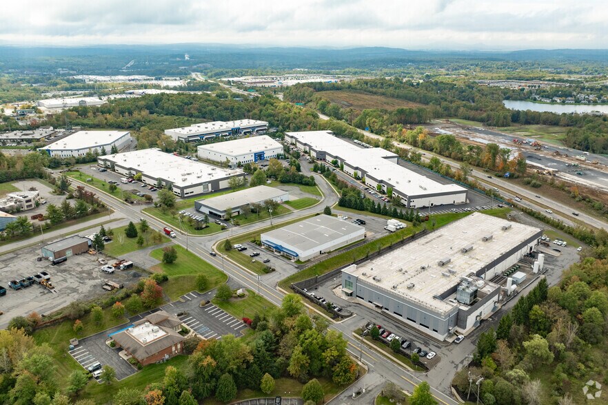 More Photos Of 45 Turner Dr, Middletown Warehouse For Lease