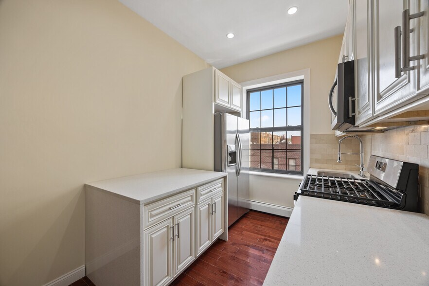 More Photos Of 222 E 51st St, Brooklyn Storefront Retail Residential For Sale