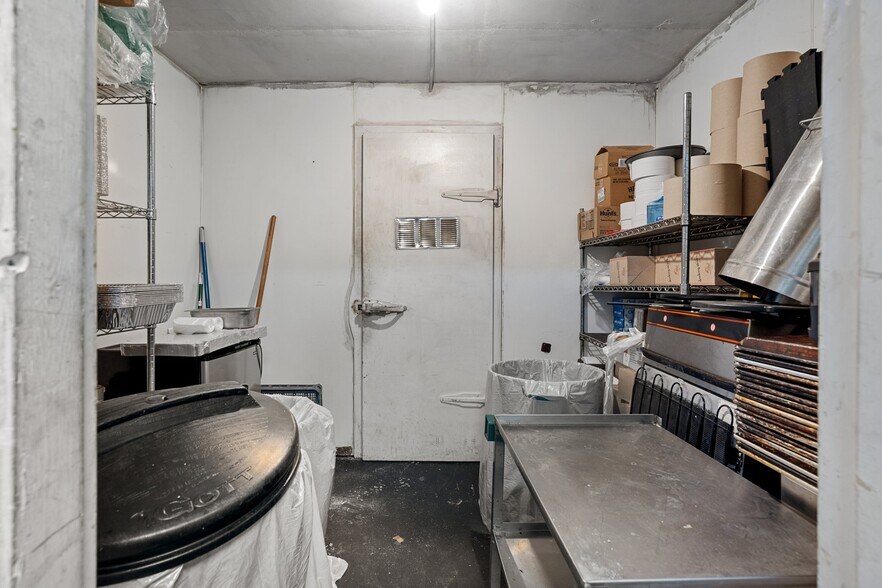 More Photos Of 299 E Gulf To Lake Hwy, Lecanto Storefront For Sale