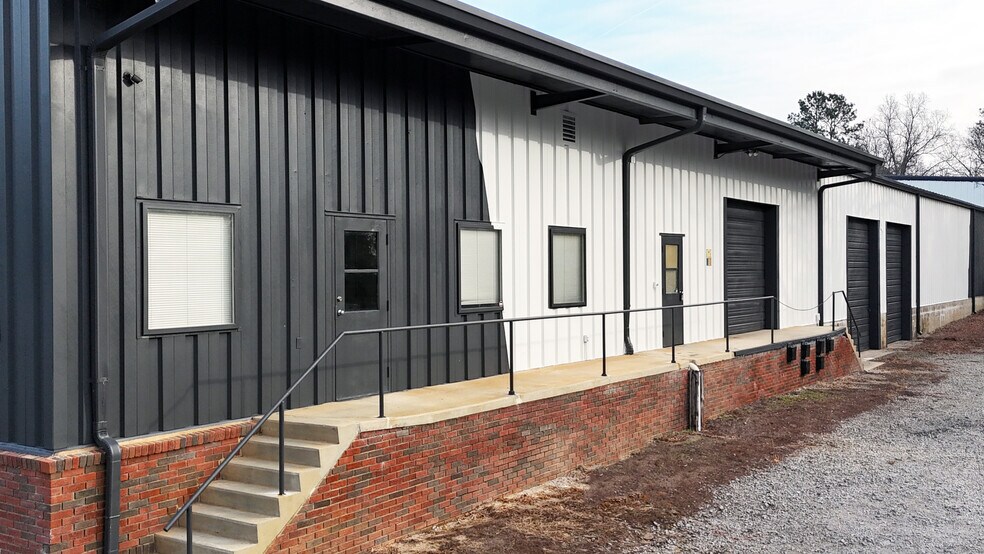 More Photos Of 1627 Columbia College Dr, Columbia Warehouse For Lease