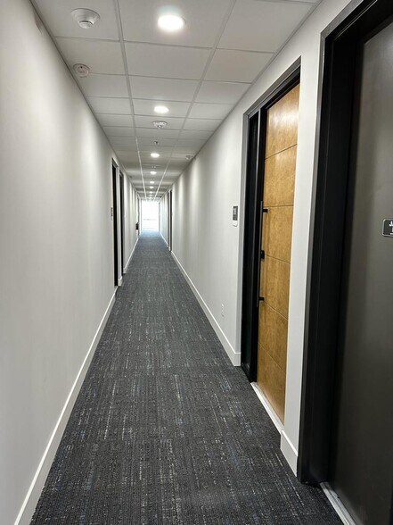 More Photos Of 1711 Amazing Way, Ocoee Storefront Retail Office For Lease