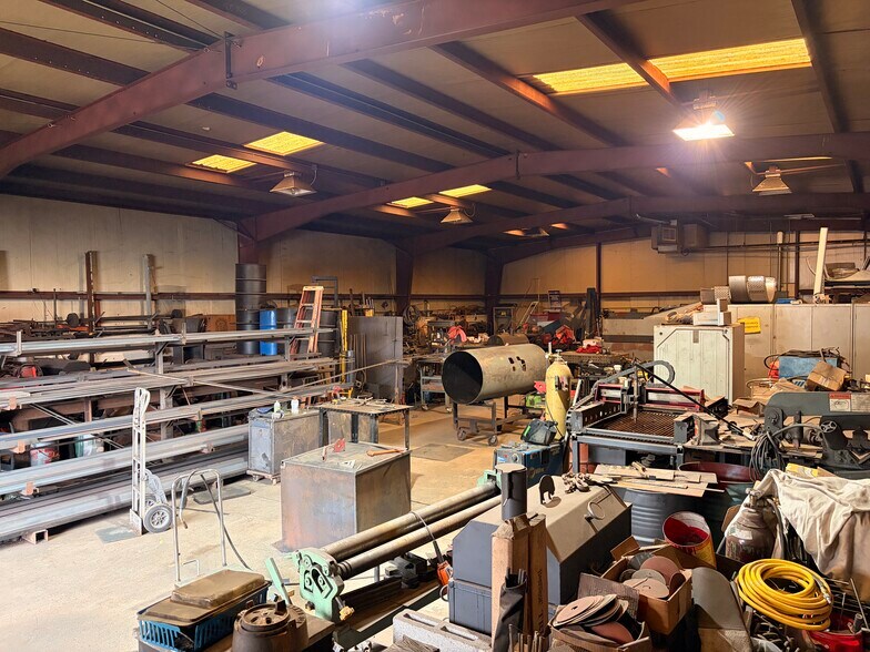 More Photos Of 4481 Lamb Ave, Union Point Warehouse For Sale