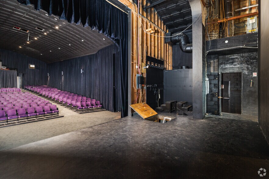 More Photos Of 2808-22 State St, Carlsbad Movie Theatre For Lease