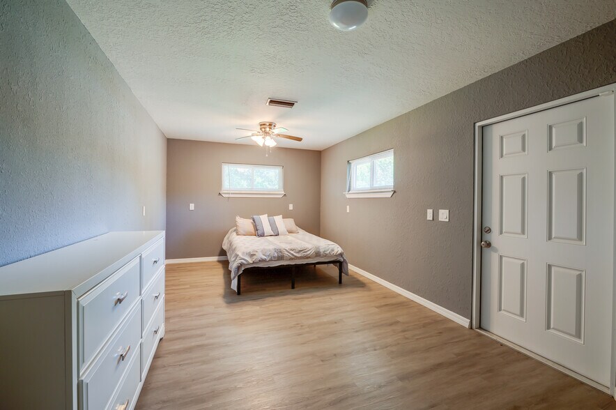 More Photos Of 116 Center St, Daytona Beach Office Residential For Sale