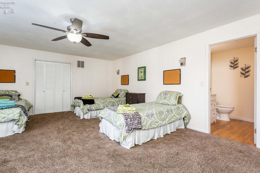 More Photos Of 5414 Homegardner Rd, Castalia Apartments For Sale
