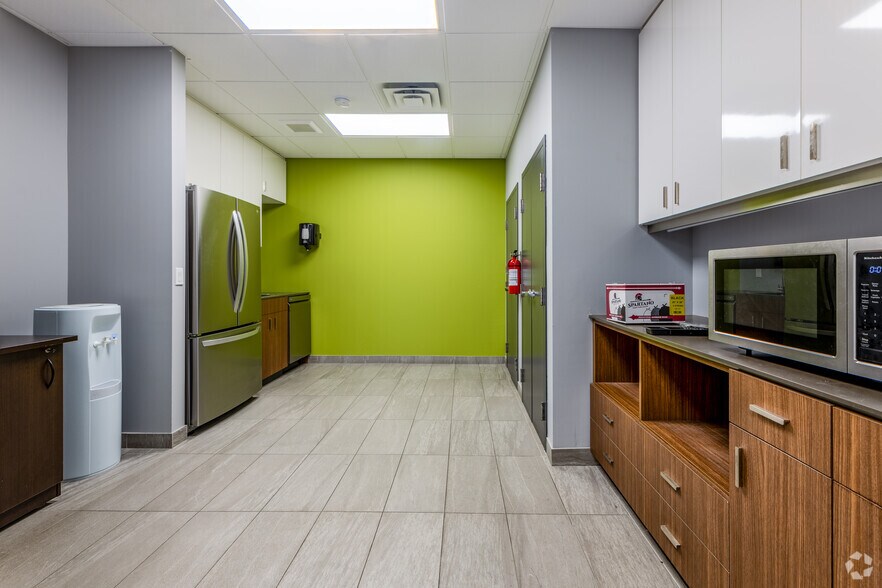 More Photos Of 170 Werlich Dr, Cambridge Service For Lease