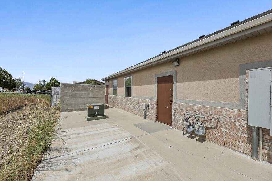 More Photos Of 494 E 2400 N, Tooele Office For Lease
