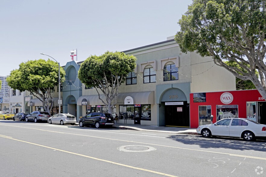 More Photos Of 2510 Main St, Santa Monica General Retail For Sale