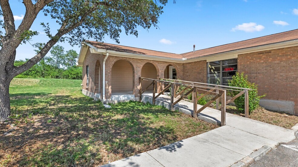 More Photos Of 9050 FM 78 Rd, Converse Medical For Sale