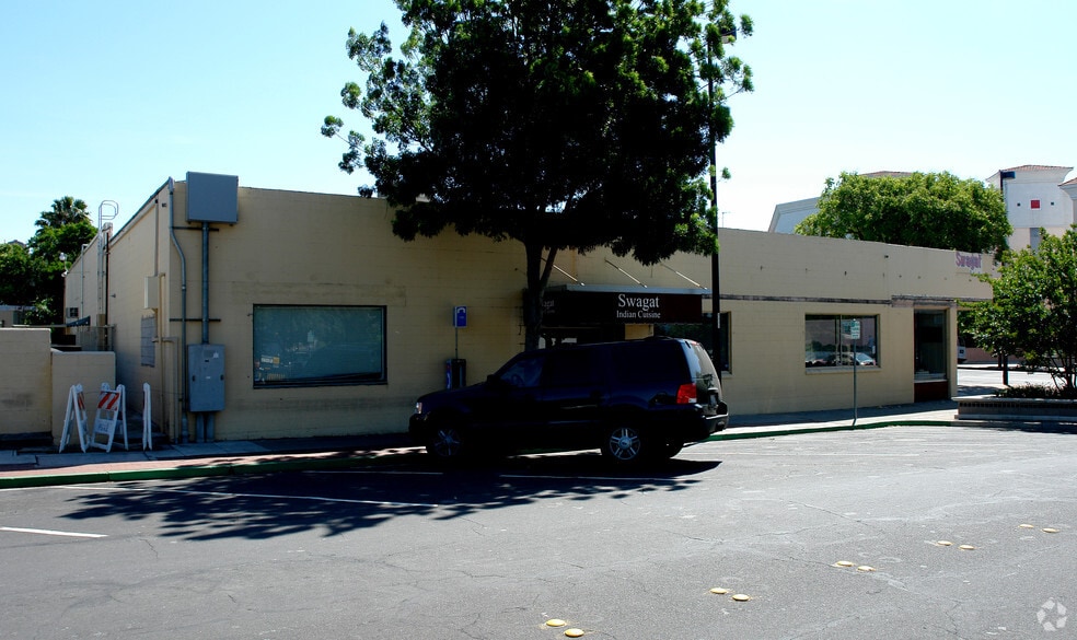 More Photos Of 1901-1919 Salvio St, Concord General Retail For Lease