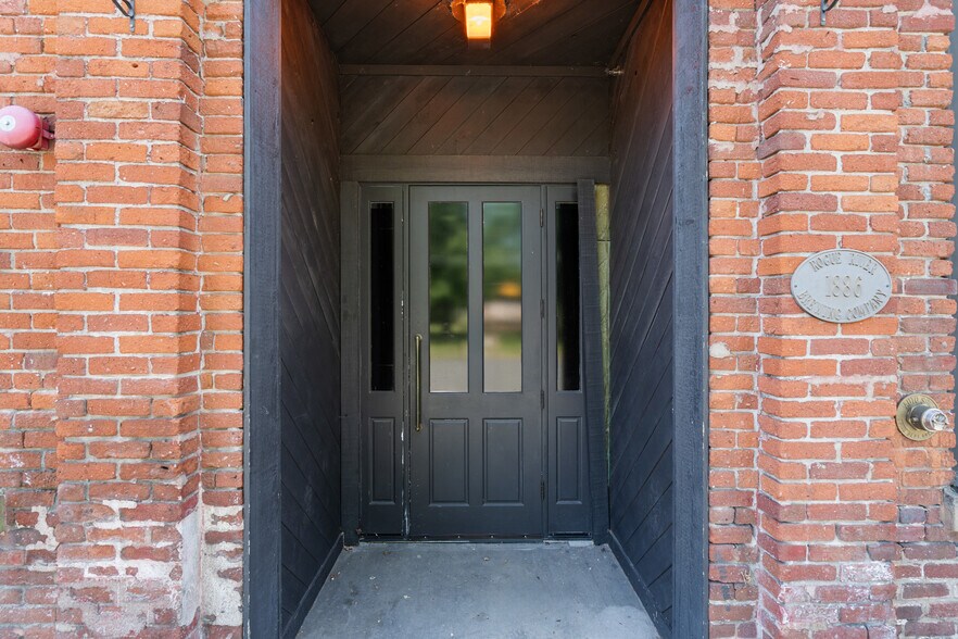 More Photos Of 509 SW G St, Grants Pass Restaurant For Sale