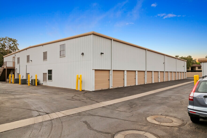 More Photos Of 13551 W Glendale Ave, Glendale Self Storage For Sale
