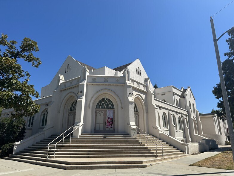 Primary Photo Of 201 E Bennett Ave, Glendora Religious Facility For Lease