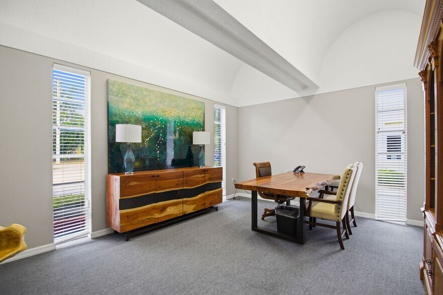 More Photos Of 1400 4th Ave, Bradenton Office Residential For Sale