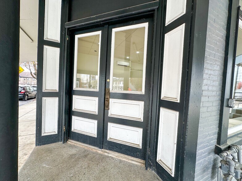More Photos Of 459 Cherry St, Columbia Apartments For Lease