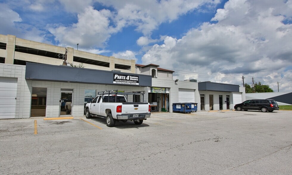 More Photos Of 11020 Katy Fwy, Houston Warehouse For Sale