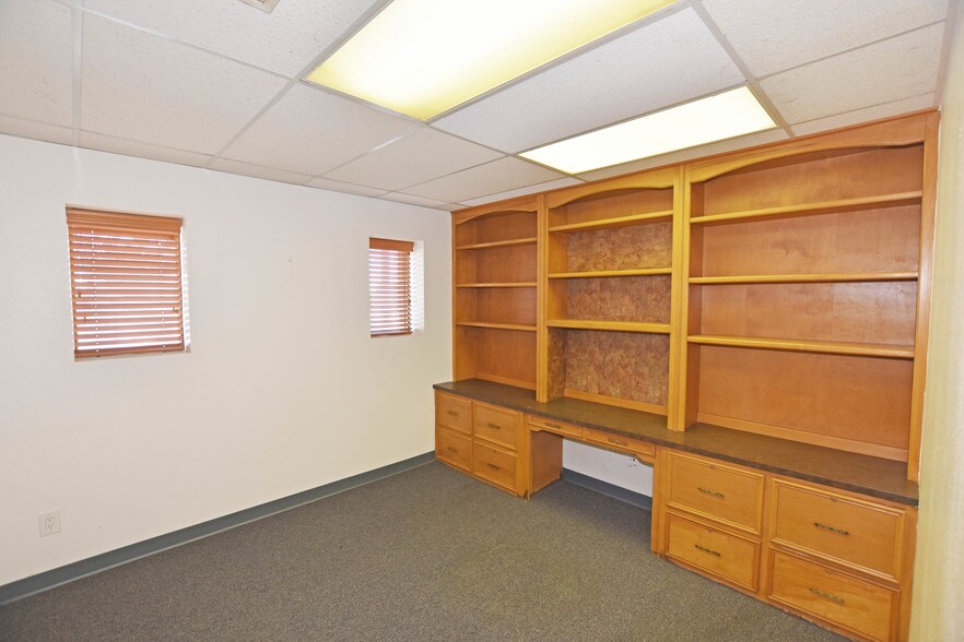 More Photos Of 5308 Andrews Hwy, Odessa Light Manufacturing For Sale