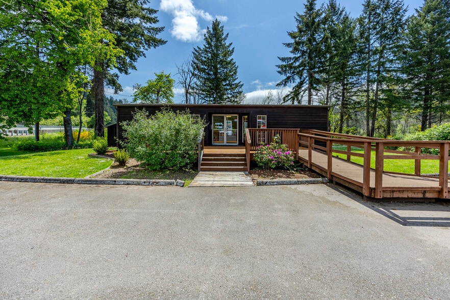 Primary Photo Of 45632 McKenzie Hwy, Vida Flex For Sale