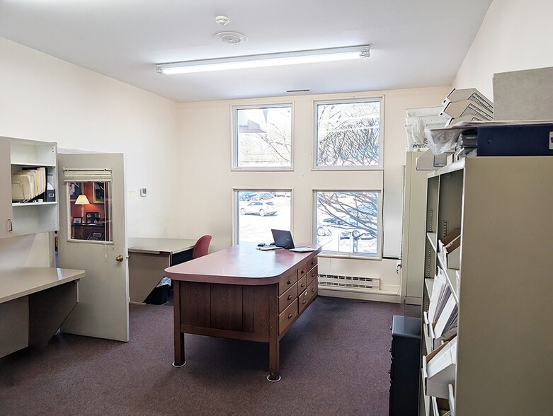 More Photos Of 444 Amherst St, Nashua Freestanding For Sale