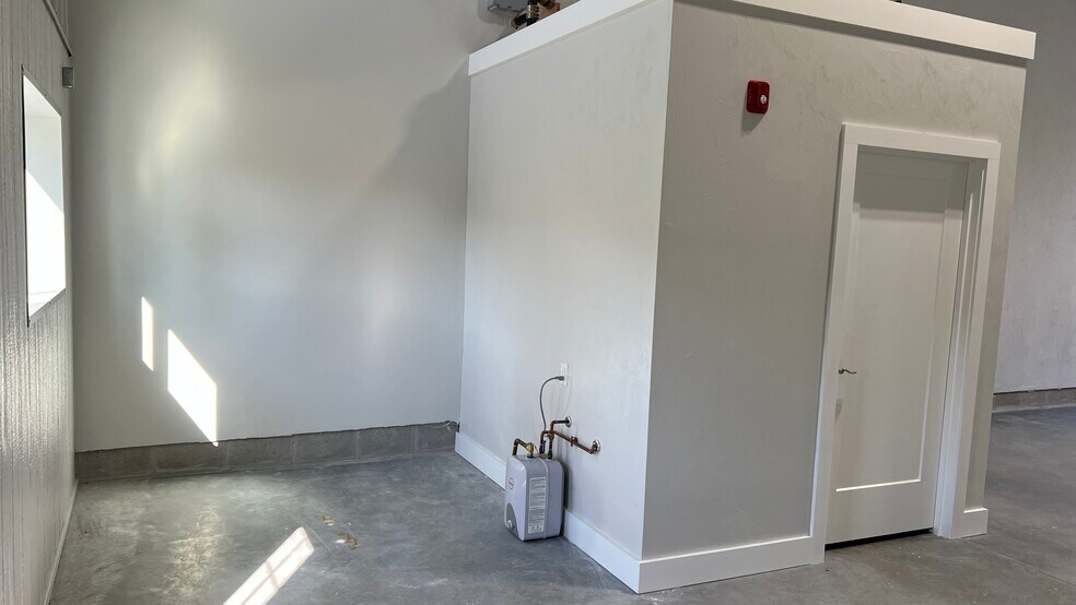 More Photos Of 68 Mercantile Way, Mashpee Warehouse For Lease