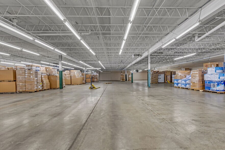 More Photos Of 620 E Weber Rd, Columbus Warehouse For Sale