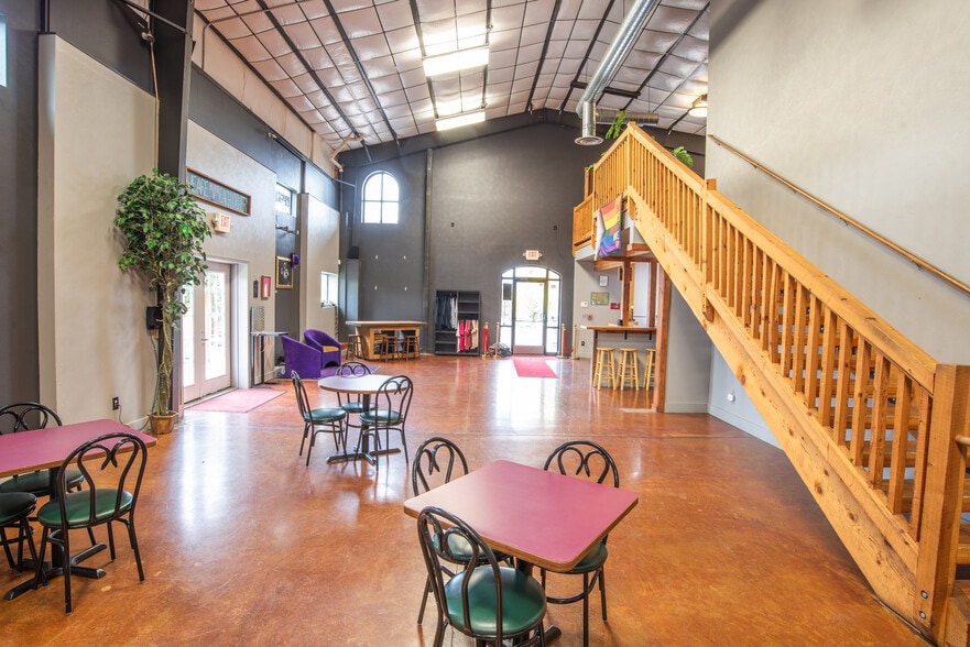 More Photos Of 5646 W Harrier Dr, Missoula Showroom For Sale
