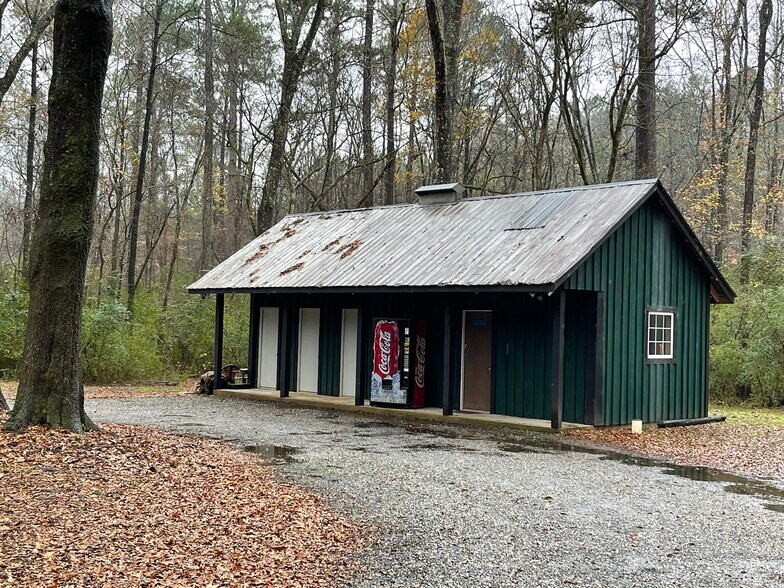 More Photos Of 5543 Juliette Rd, Juliette Specialty For Sale