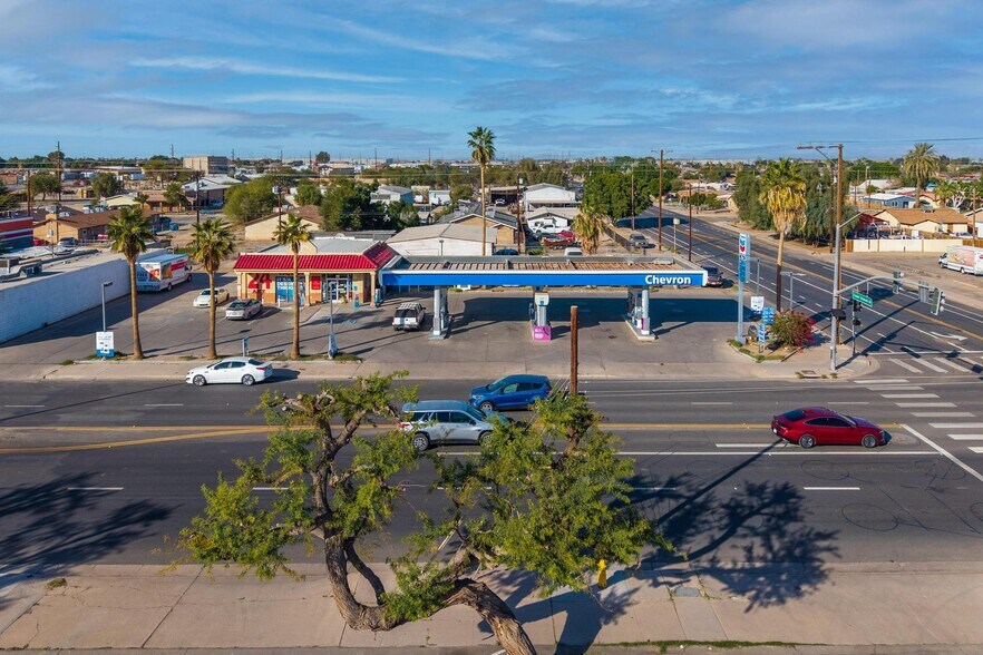 More Photos Of 977 Main St, Brawley General Retail For Sale
