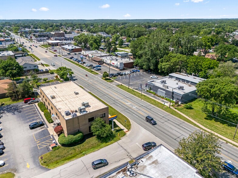 More Photos Of 10140 S Roberts Rd, Palos Hills Bar For Sale