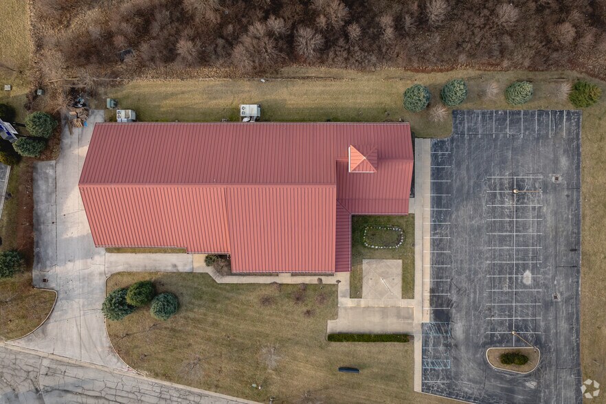 More Photos Of 9750 Clark Dr, Rossford General Retail For Sale