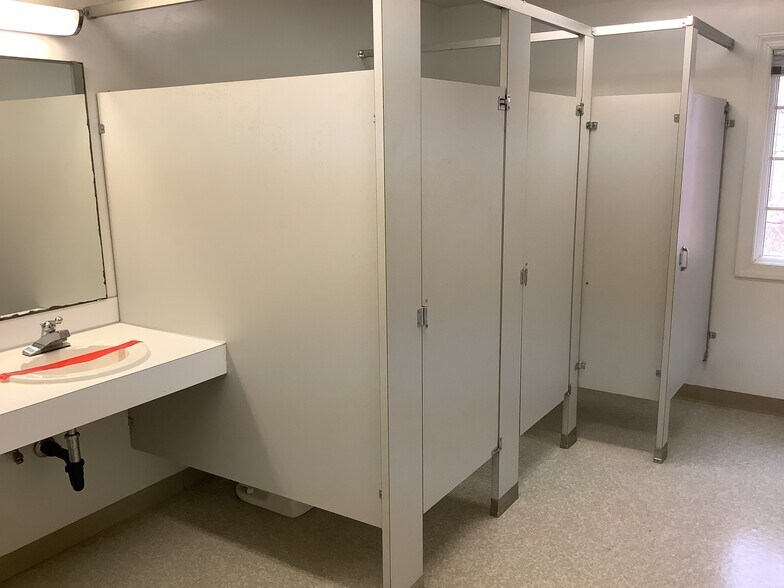 More Photos Of 605 Clarksbury Church Rd, Thomasville Religious Facility For Sale