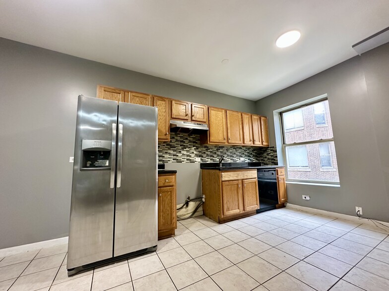 More Photos Of 7550-7558 S Essex Ave, Chicago Apartments For Sale