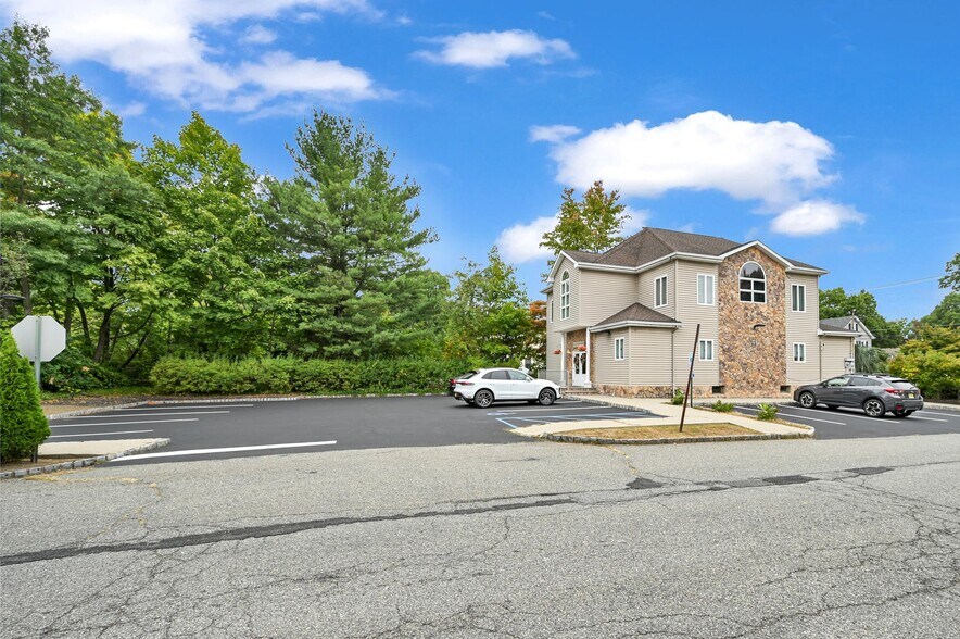 More Photos Of 21 Orchard St, Denville Medical For Lease