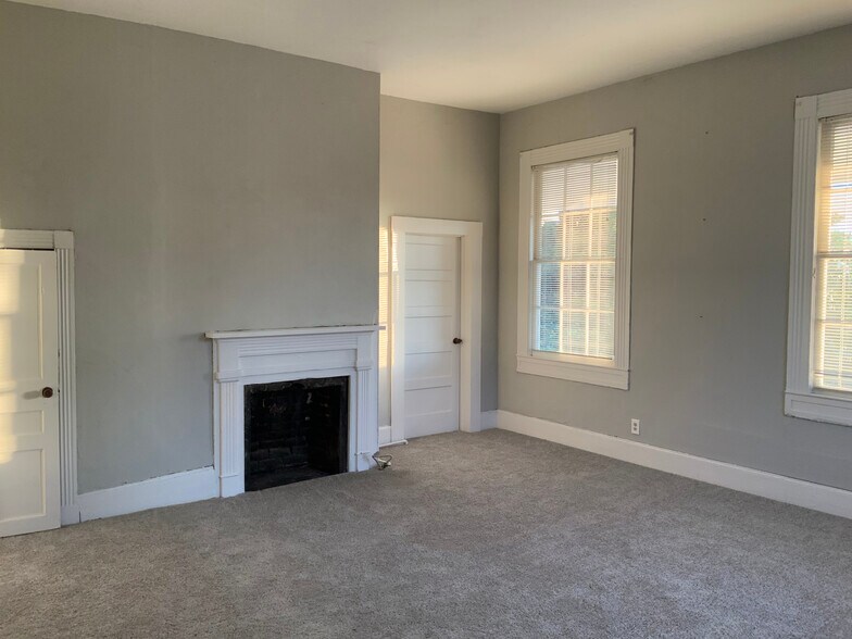 More Photos Of 117 E Academy St, Union Office For Sale