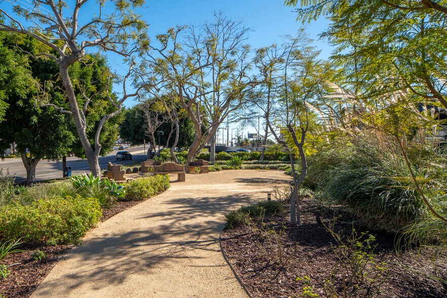 More Photos Of 3415 S Sepulveda Blvd, Los Angeles Office For Lease