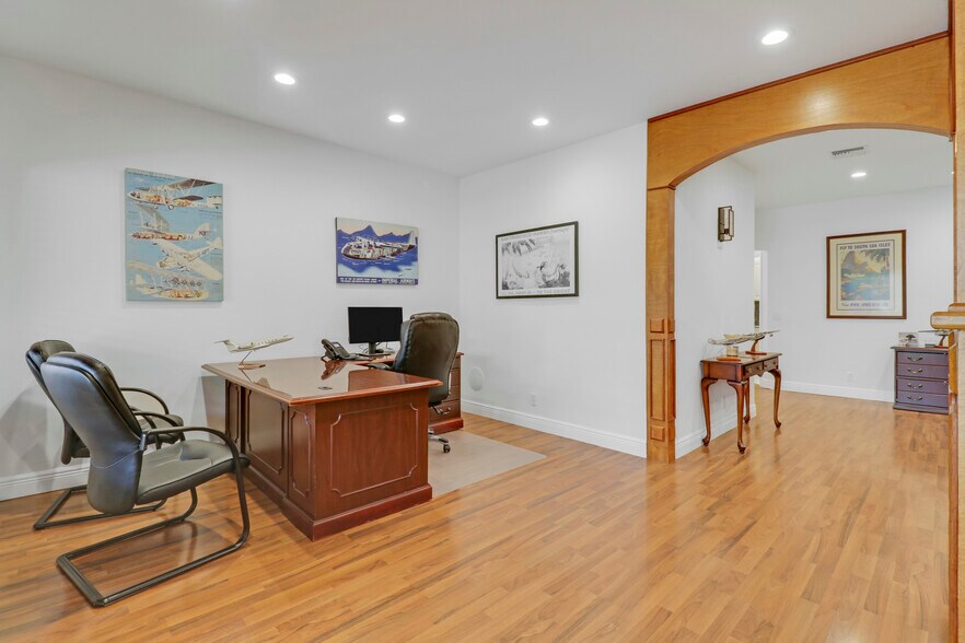 More Photos Of 725 N Hwy A1A, Jupiter Medical For Sale
