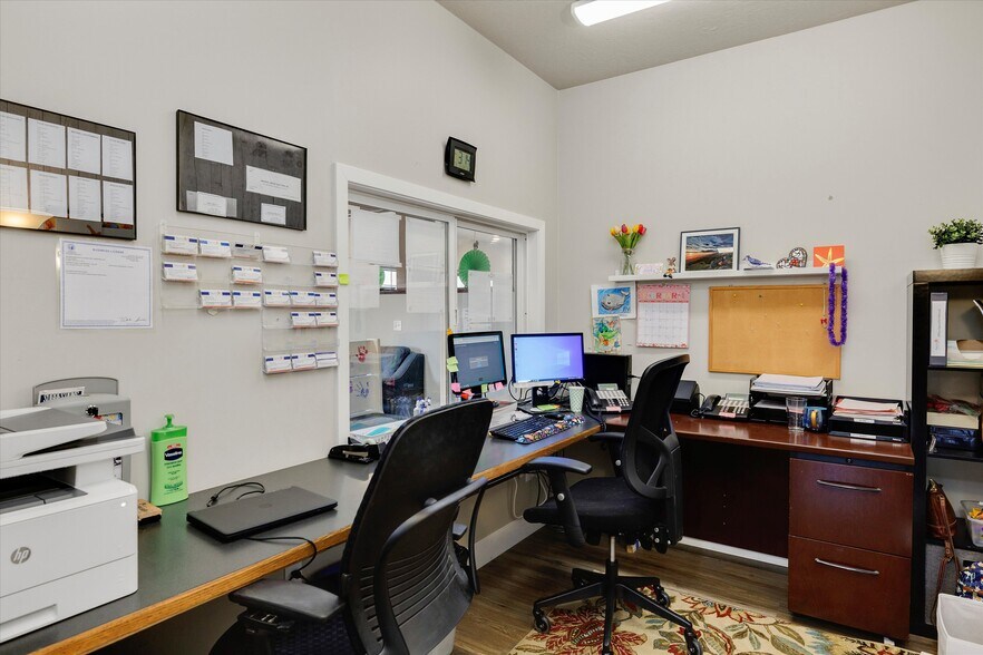 More Photos Of 113 N Elm St, Canby Restaurant For Lease