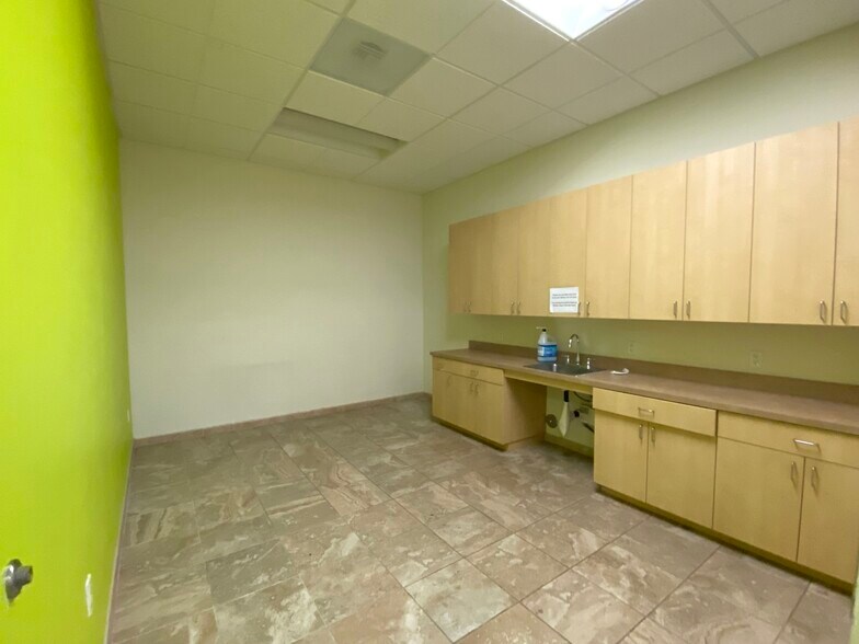 More Photos Of 2764 Gateway Rd, Carlsbad Office For Sale