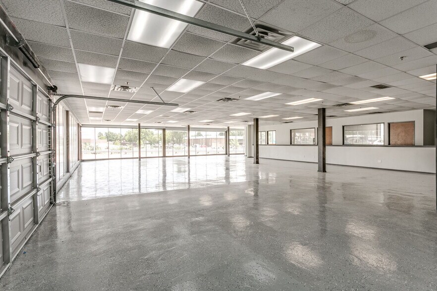 More Photos Of 3500 NW 39th St, Oklahoma City Office For Sale