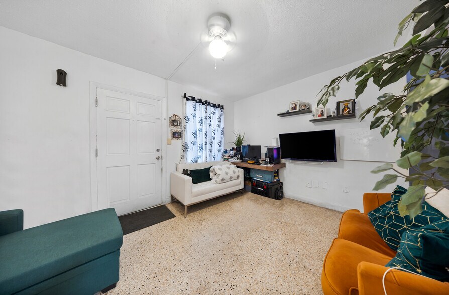 More Photos Of 1021 NW 5th St, Miami Apartments For Sale