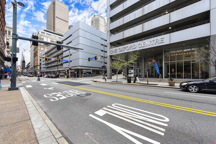 More Photos Of 400-416 Smithfield St, Pittsburgh Parking Garage For Lease