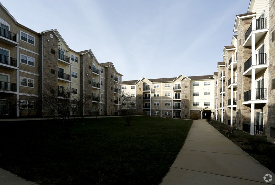 More Photos Of 415-419 Cedar Bridge Ave, Lakewood Apartments For Lease