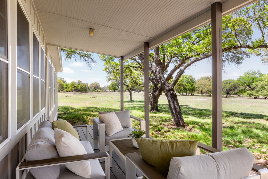 More Photos Of 9695 US-290 Hwy, Hye Land For Sale