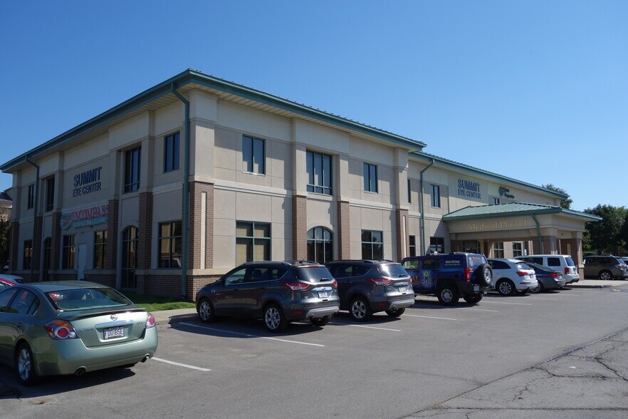 Primary Photo Of 1741 NE Douglas St, Lee's Summit Medical For Lease